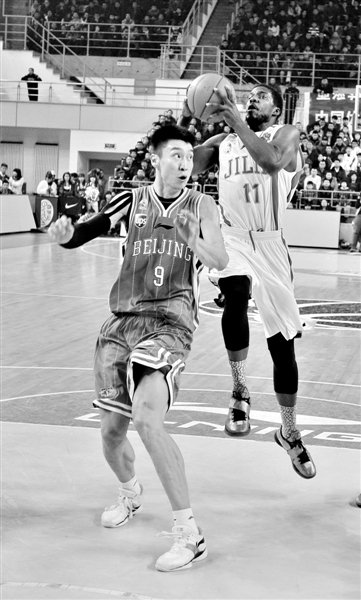 孙悦盖帽被吹不甘心 请记者做动态图申冤