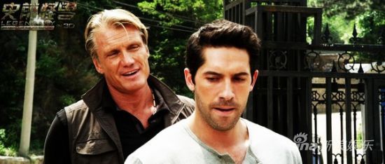 阿德金斯新浪微博约架成龙 欲与兄弟决斗