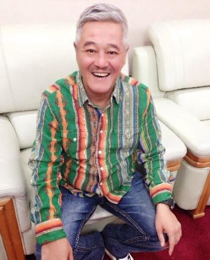 赵本山近3月行踪揭秘：衣着变潮 身体变差？