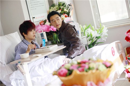 蒋雯丽黄轩《<em>女人</em>帮》<em>谈恋爱</em>上演极致姐弟恋_