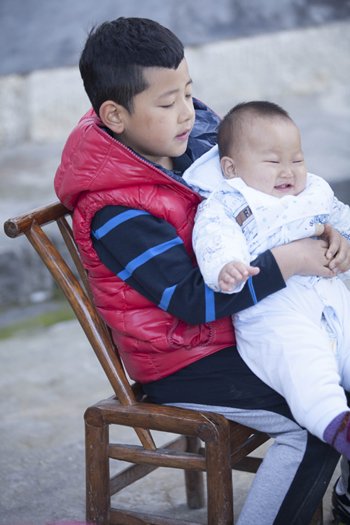 《爸爸去哪儿》石头当“奶爸” 郭涛感动点赞