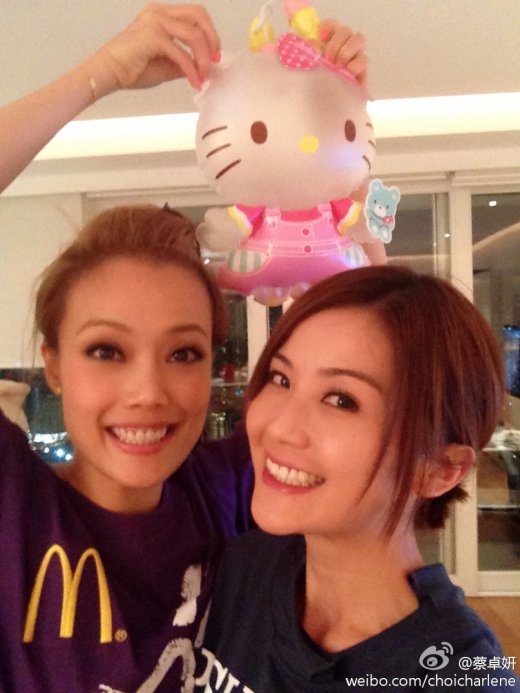 刘诗诗叶青杨幂唐嫣 盘点娱乐圈“恩爱”闺蜜照