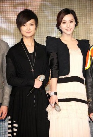 刘诗诗叶青杨幂唐嫣 盘点娱乐圈“恩爱”闺蜜照