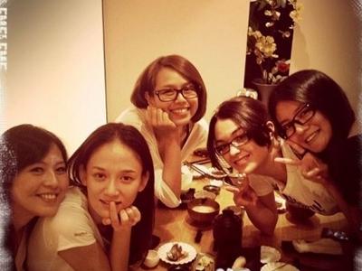 刘诗诗叶青杨幂唐嫣 盘点娱乐圈“恩爱”闺蜜照