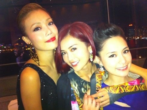 刘诗诗叶青杨幂唐嫣 盘点娱乐圈“恩爱”闺蜜照