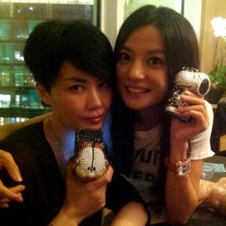 刘诗诗叶青杨幂唐嫣 盘点娱乐圈“恩爱”闺蜜照