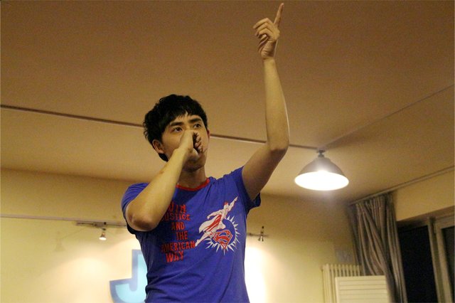 张睿为演唱会排练舞蹈 接受对自己的挑战