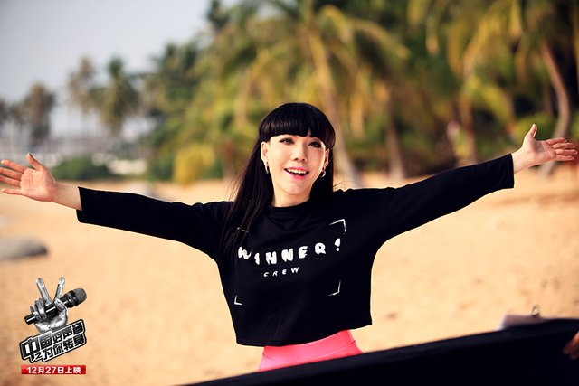 吴莫愁翻唱张惠妹经典 《解脱》唱哭两代天后