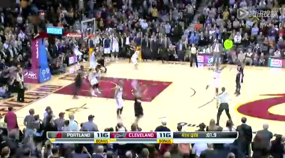 18日最佳镜头:利拉德三分准绝杀一剑封喉
