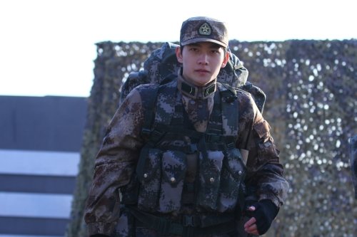 杨洋于小彤大小宝玉《星兵报到》受训新兵营
