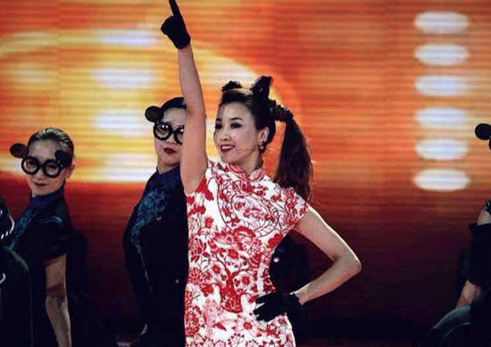 王蓉《好乐day》登陆央视 中国风旗袍高端大气