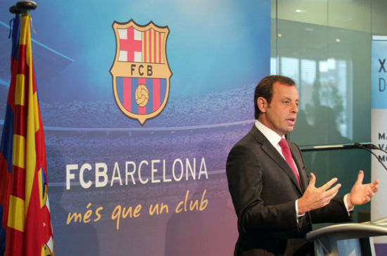 巴萨高层向梅西服软:世界上最好球员应该拿最