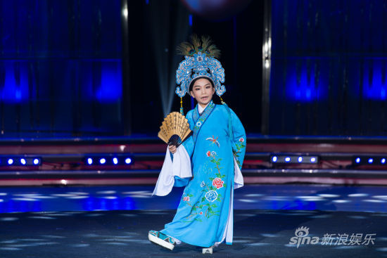 <em>越女争锋</em>小选手古灵精怪 主持人自嘲多余_娱乐
