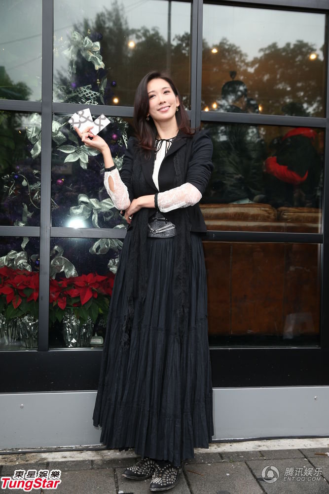 高清：林志玲投资发廊成股东 抱恙出席剪彩仪式