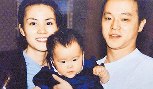 王菲两前夫迥异：窦唯拒乞怜 李亚鹏续天后招牌