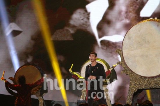 钟汉良跨年彩排人气高 重现天龙八部经典主题曲