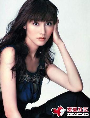 林心如是校花高圆圆啃鸡腿 女星被发掘的情景