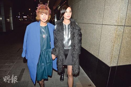 陈奕迅香港跨年情绪不佳 黑脸甩妻独自离开派对