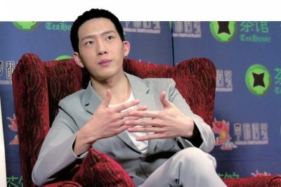 井柏然谈《等风来》拍摄 导演不吭声时最紧张