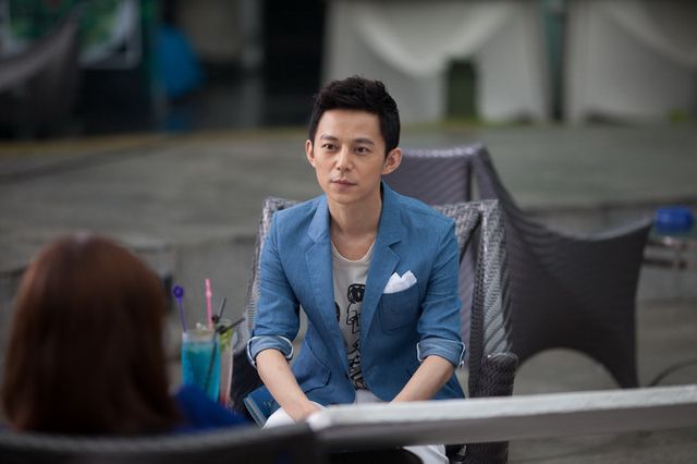 《不爱不散》何炅凭心理战抢女友 治愈邓丽欣