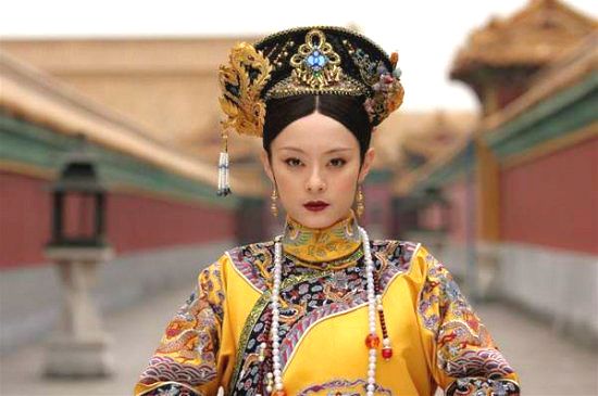 孙坚挑战孙俪经典扮相 百变大咖继演甄嬛传