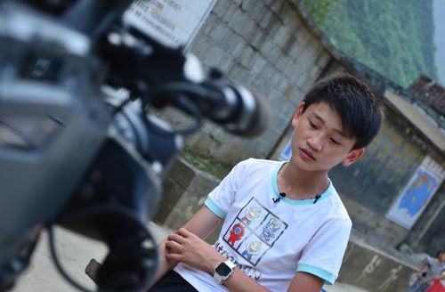  变形计 《 山路弯弯 》下集将播主人公全新蝶变_