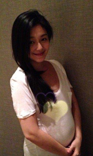 汪小菲疑泄露大s怀男孩：33岁喜得一子