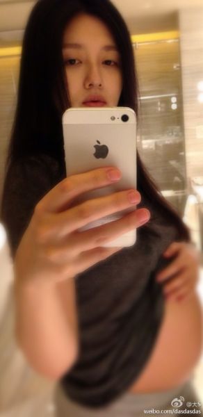 大s吴佩慈等姐妹淘聚会 准妈妈丰腴出镜