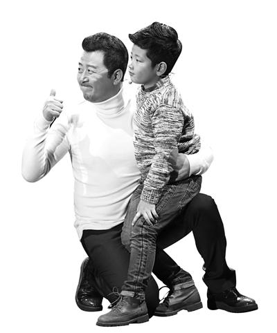 央视春晚语言节目史上最少 各家卫视春晚花招多