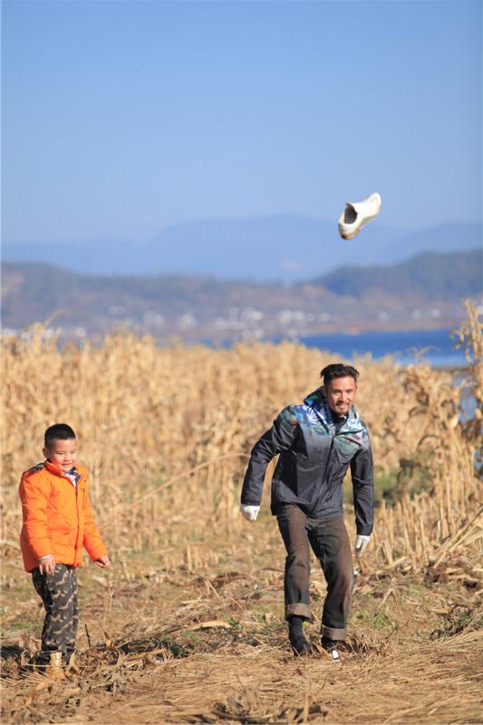 《人生第一次》前往丽江 钟丽缇“单挑”三壮爸