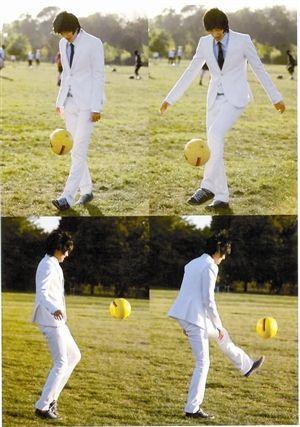 李敏镐师从车范根差点成球星 小学照宛若两人