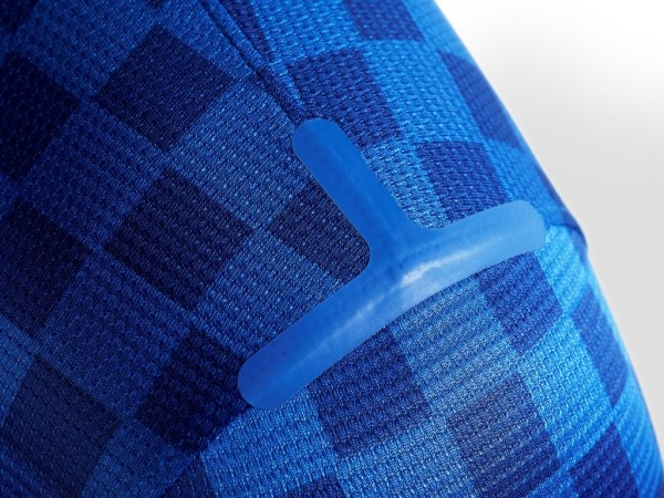 球迷忧心传统被弃 绿地确认新赛季队服仍为蓝