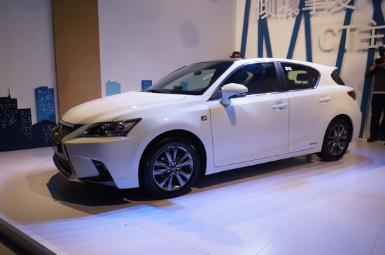 lexus雷克萨斯新款ct200h