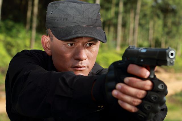 《超级<em>女兵</em>》<em>教官</em>揭秘猎人学校 称决不降下国