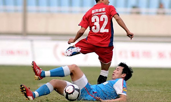 富力最后内援名额静候秦升 恒大一条件卡死转