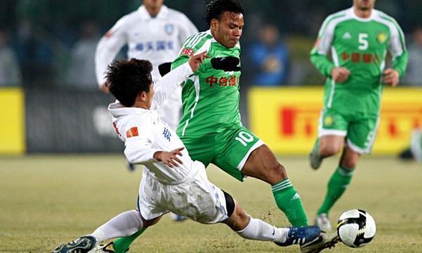 富力最后内援名额静候秦升 恒大一条件卡死转