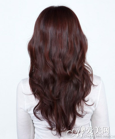 <em>吹头发技巧</em>教学 打造顺滑妩媚长<em>卷发</em>_美容_奥