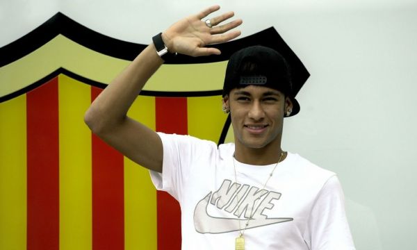 惊险!皇马 新C罗 私宅着火 一消防员救火被烧伤