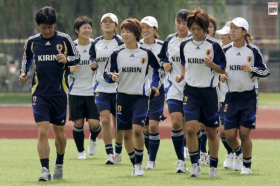 中国未出线眼瞅日本夺冠惊世界 别再拿人种说