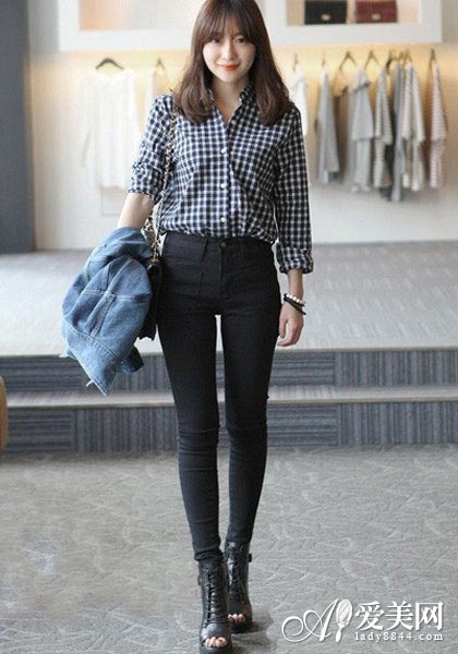 鱼嘴鞋+牛仔裤 轻松应对换季天