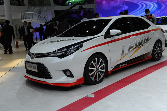 广汽丰田首款中级车LEVIN雷凌北京车展闪电来