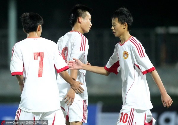 14岁男孩爱足球吗中国,14岁踢足球是晚了吗