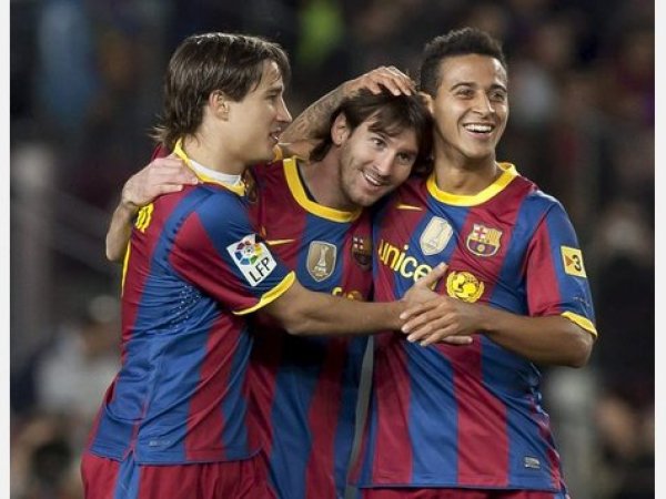 伊藤洋辉终于回来了!塞本纳大街的“隐形人”现身,拜仁这后防有救了?