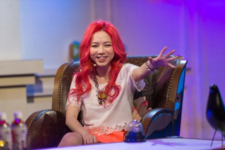 《 大牌驾到 》 邓紫棋 :迫切想结婚 已有暗恋对象