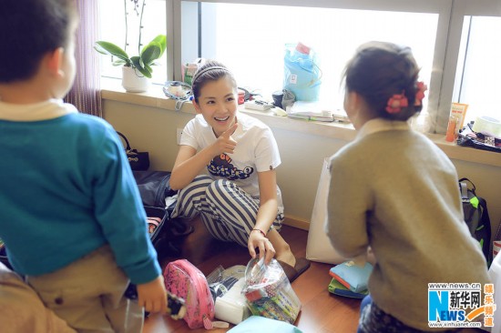 刘涛获封 居家必备<em>女神</em> 与儿女收拾行李_消费