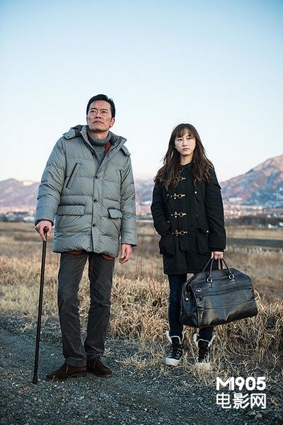 美少女<em>松井玲奈</em>首触大银幕 染发转型陪酒女郎