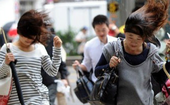 强台风袭日本致9人死亡 160万人被迫疏散