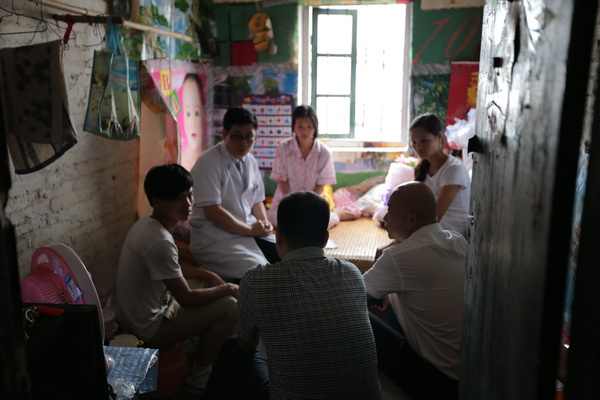 江门割乳<em>女孩</em>走出绝望 乳房重塑援助让她获得