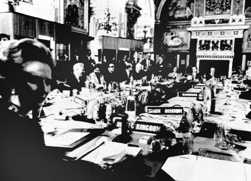 中国1958年经济总量_世界经济总量图片(3)