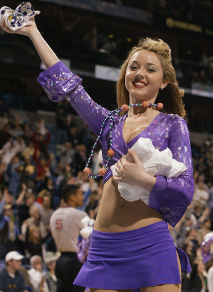 nba啦啦宝贝_nba啦啦队员收入(2)